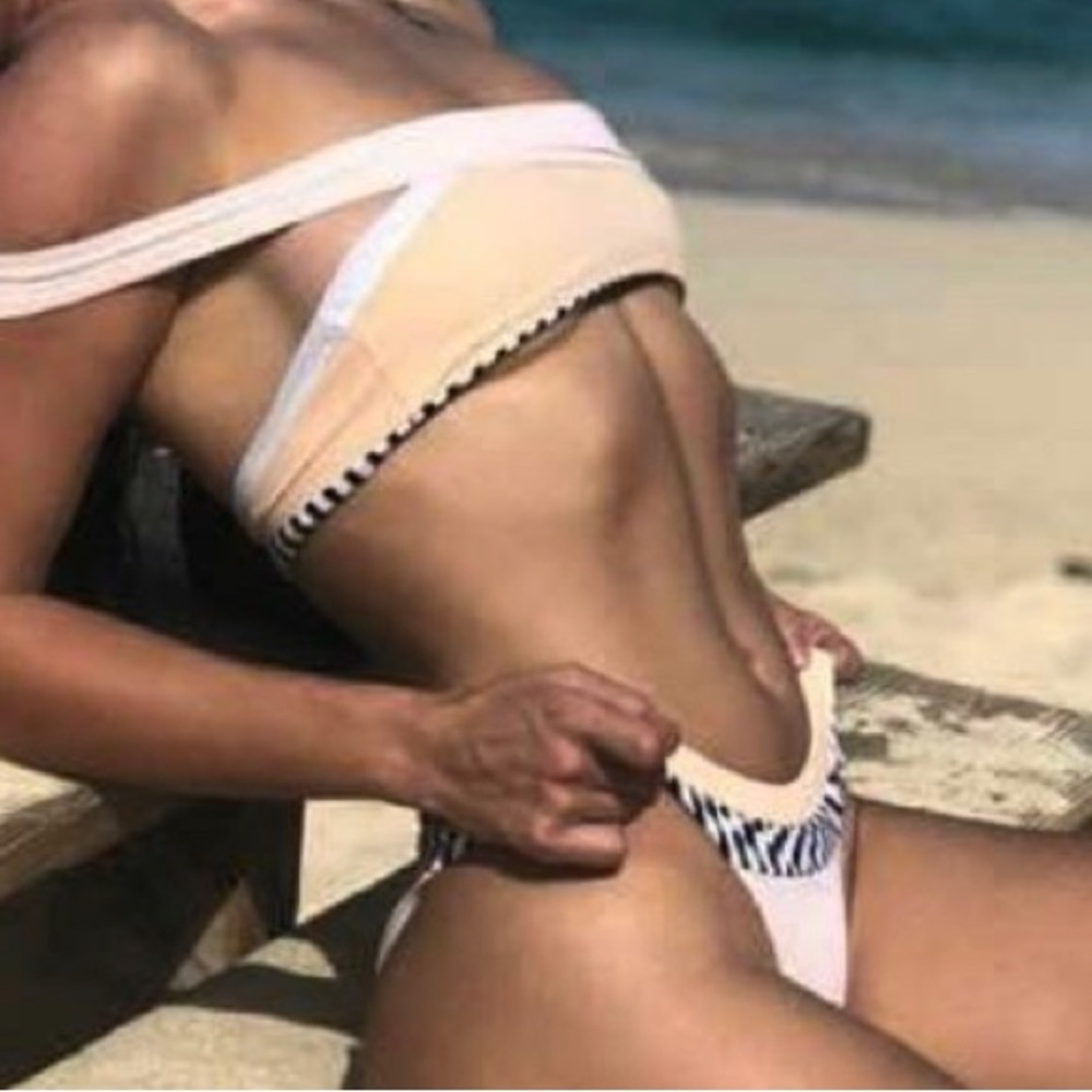 Sabo Skirt, Unique off-shoulder swimsuit